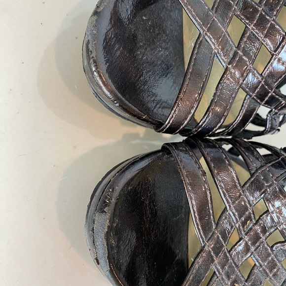 Madden Girl Strap heel bronze size 9 - Picture 3 of 5